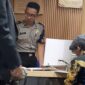 Korban pencemaran nama baik Astri Febrian Syamsir dan Kuasa Hukum Kakiptra Ampera SH LLM di Polda Metro Jakarra. (Dok. Kapitra Ampera Law Office)


