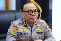 1. Komjen Dedi Prasetyo resmi dilantik sebagai Wakapolri, menjadi simbol reformasi dan regenerasi kepemimpinan Polri di tengah mutasi besar 2025. (Dok. polri.go.id)